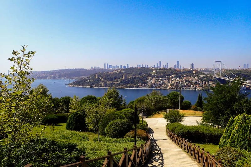 Istanbul: Explore Istanbul Asian Continent - Moda Promenade: cafes, shops, and a chance to breathe between the big sights