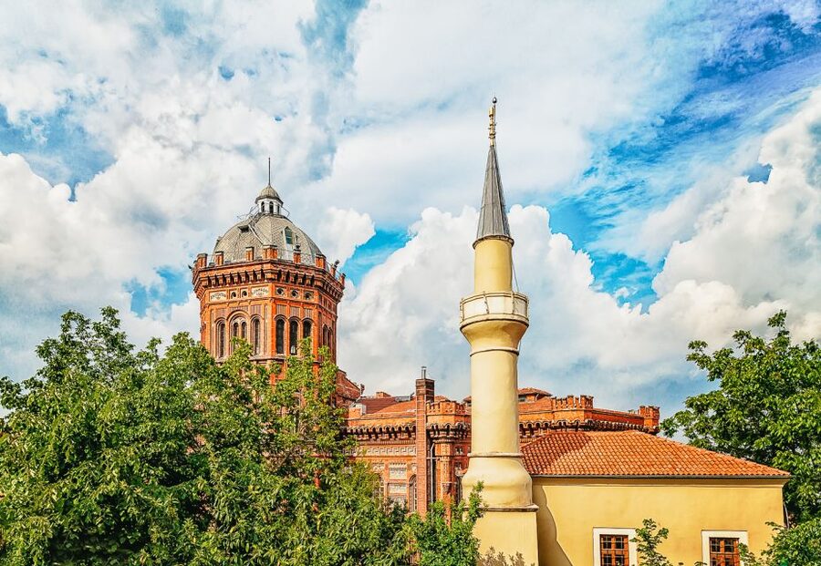 Istanbul: Fener, Balat, Old Greek and Jewish Quarter Tour - Sveti Stefan Bulgarian Orthodox Church: metal construction and Baroque-style flair