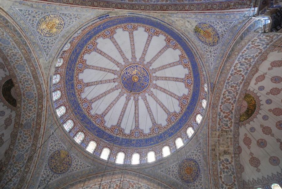 Istanbul Full Day Byzantine & Ottoman Traces Tour - Lunch break: included food, extra drinks, and a solid reset