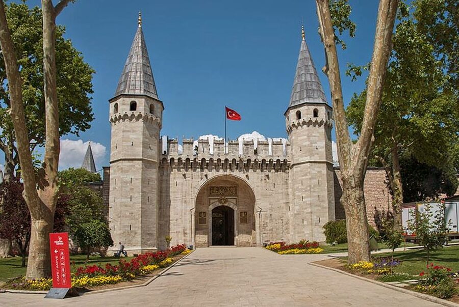 Istanbul: Full-Day Heritage Tour - Guide and group size, where the good tours really differ