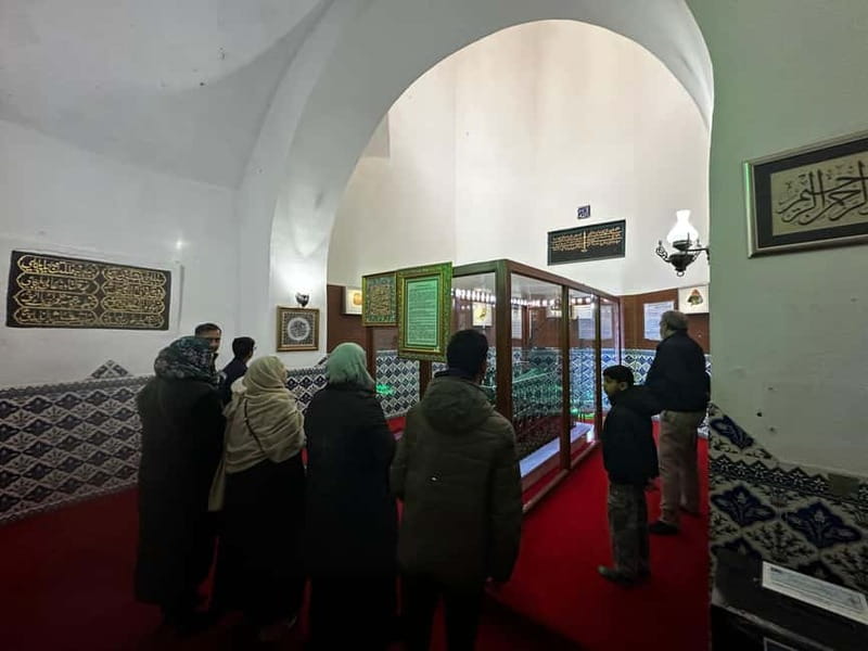 Istanbul: Full Day Islamic Sahaba Tour with Lunch & Transfer - Tomb visits for Sahaba and Islamic figures: why this route hits differently