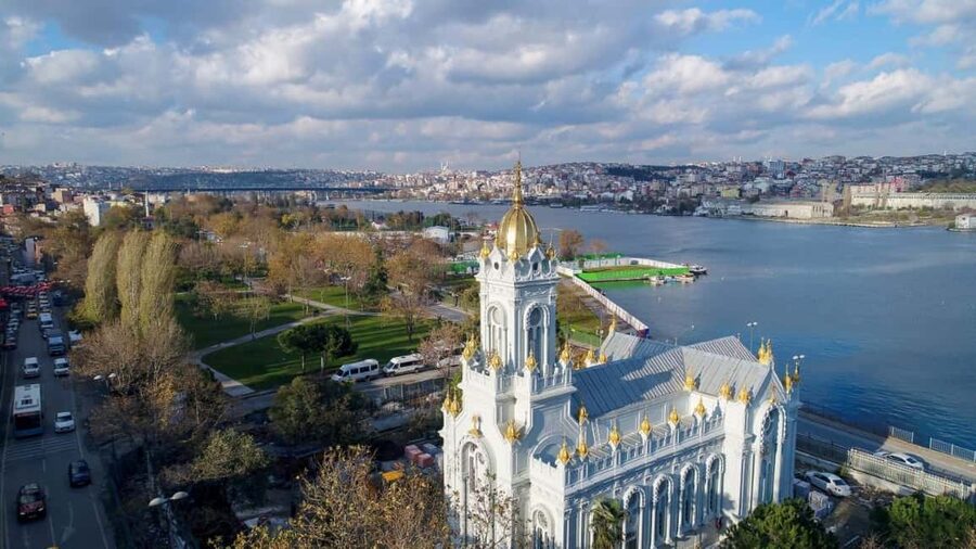 Istanbul: Full-Day Old City Tour And Sunset Bosphorus Cruise - Getting picked up and oriented, before the crowds win