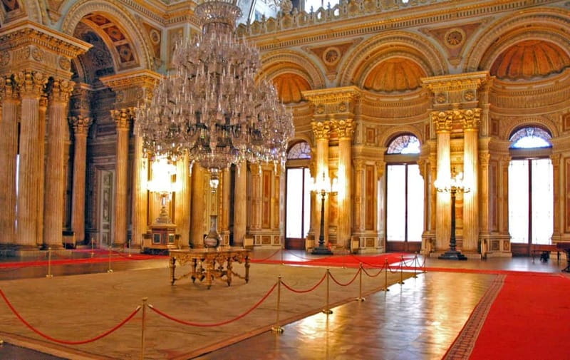 Istanbul: Full-Day Tour with Dolmabahce & Bosphorus Cruise - Golden Horn by coach, plus Bezm-i Alem Valide Sultan Mosque