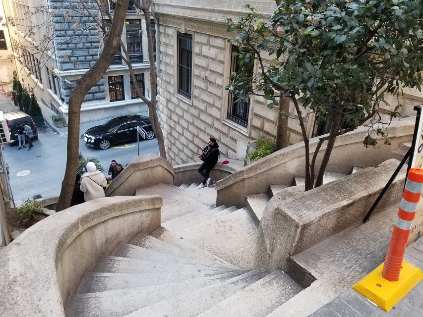 Istanbul: Galata District Walking Tour - Finding your group at Tünel Meydani, Tunel Funicular Beyoğlu