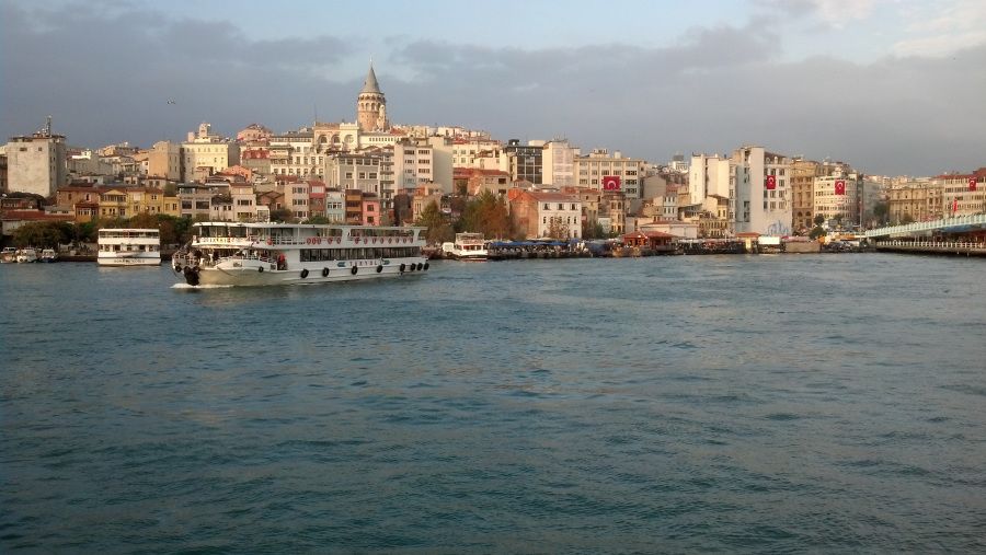 Istanbul: Golden Horn & Bosphorus Day Cruise - Getting oriented around the Golden Horn at Suleymaniye Mosque