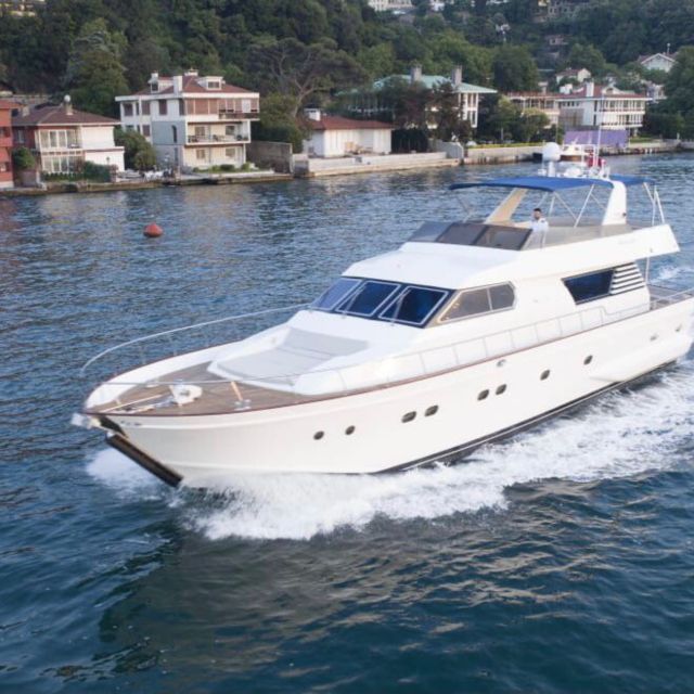 Istanbul:Golden Horn&Bosphorus Sunset Cruise on Luxury Yacht - Ortaköy Mosque and the Bosphorus Bridge Area: The Classic Photo, Now With Meaning