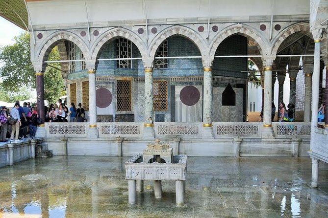 Istanbul Guided Tour Hagia Sophia, Topkapi, Cistern with Tickets - Topkapi Palace priority entry: the highlight walk plus room to roam