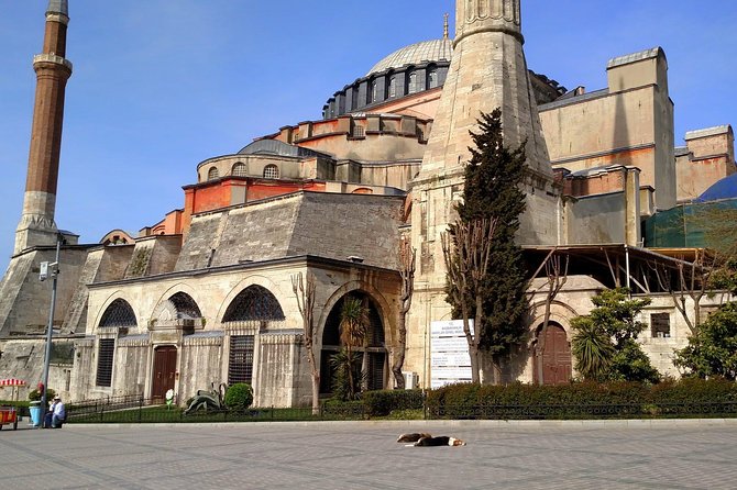 Istanbul Guided Tour Hagia Sophia, Topkapi, Cistern with Tickets - The Harem at your pace: tickets included, guided coverage not included