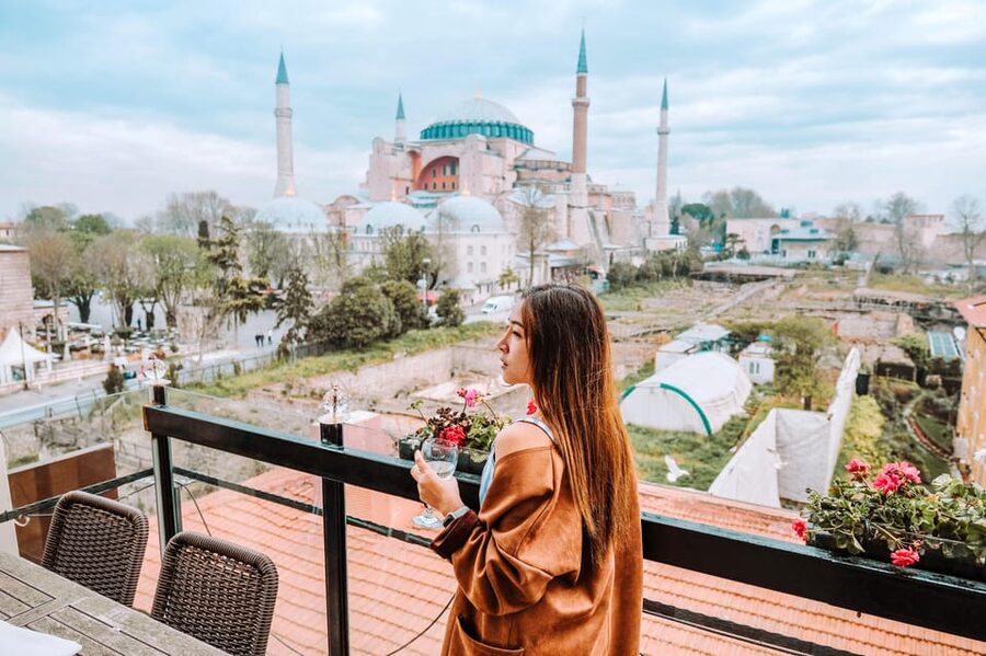 Istanbul: Hagia Sophia, Blue Mosque, & Basilica Cistern Tour - Starting at the German Fountain, right where the story begins