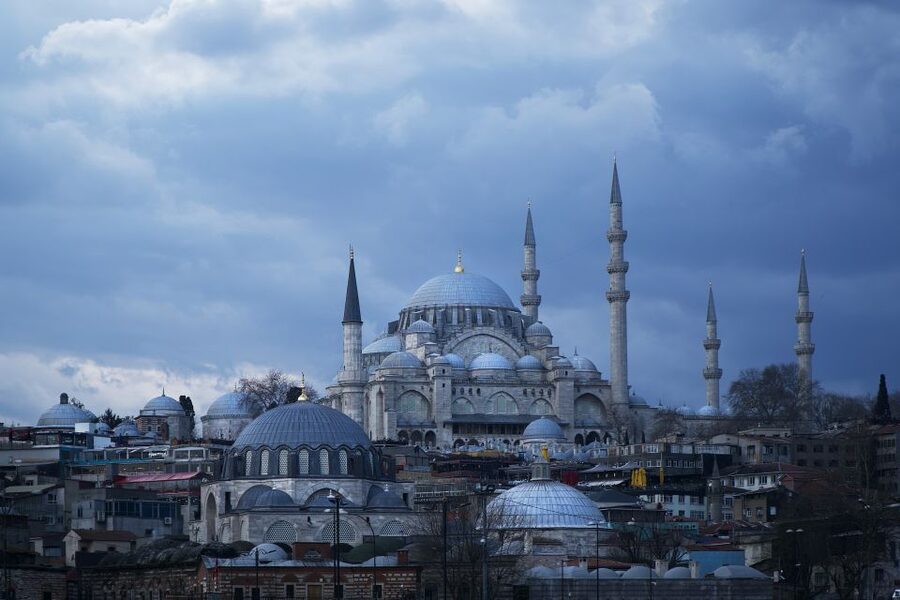 Istanbul: Hagia Sophia, Blue Mosque, Suleymaniye Mosque Tour - Süleymaniye Mosque on the Third Hill: Mimar Sinan’s Big Statement