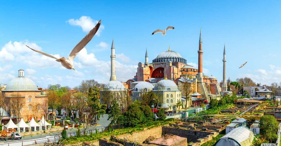 Istanbul: Hagia Sophia Entry Ticket with Audio Guide - What to focus on inside Hagia Sophia, so it feels like more than a crowd