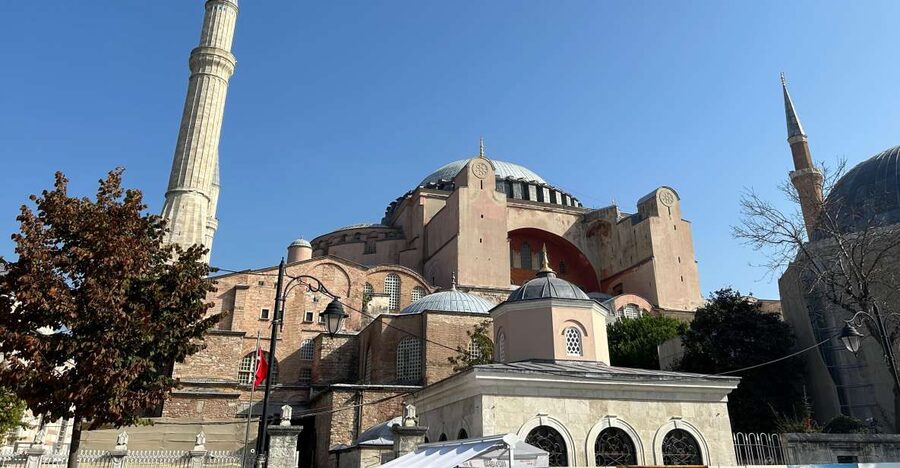 Istanbul: Hagia Sophia Tour with Optional Blue Mosque Tour - Getting Oriented at the Hippodrome: Meeting Point Details That Save Time