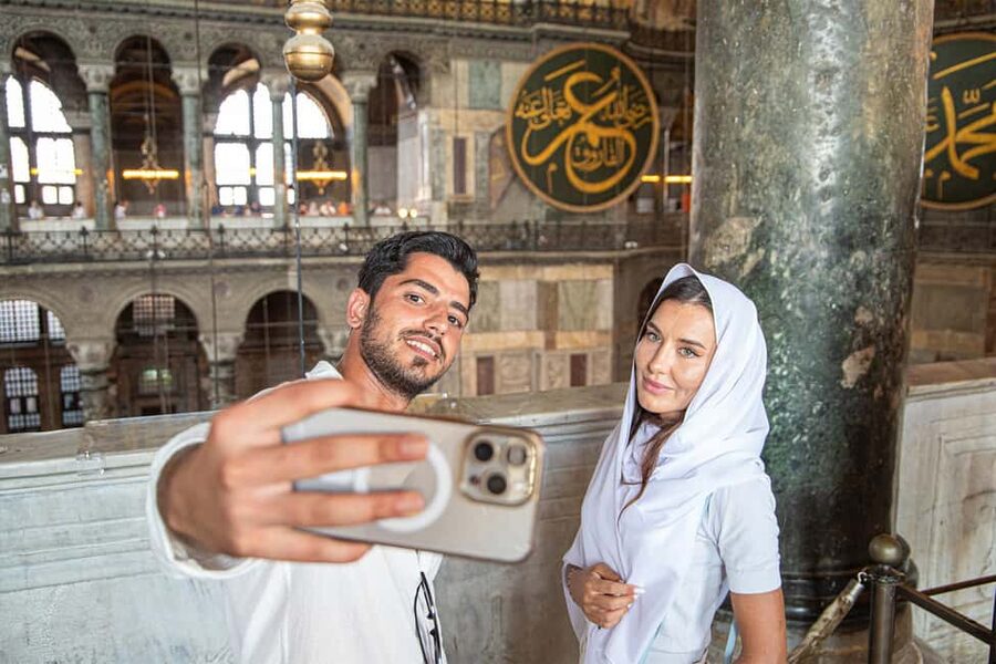 Istanbul: Hagia Sophia Tour with Optional Blue Mosque Tour - Price and Logistics: Is $45 Good Value for This Day?