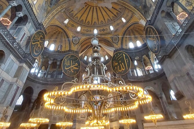 Istanbul Highlights Blue Mosque, Hagia Sophia, Cisterns and More! - Nakkas Cistern and the Cistern Art Gallery Setup