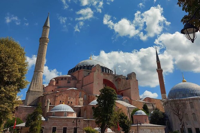 Istanbul Highlights! Blue Mosque, Hagia Sophia, Topkapı and More! - The Hippodrome Square circuit: why these older stones are more than filler