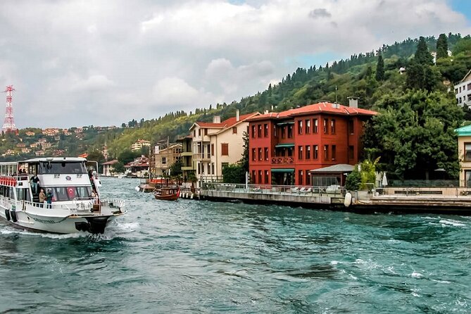 Istanbul Highlights Bosphorus Stops 1 +2 (Europe + Asia) - The Bosphorus Strait cruise: the best photo lesson you’ll get