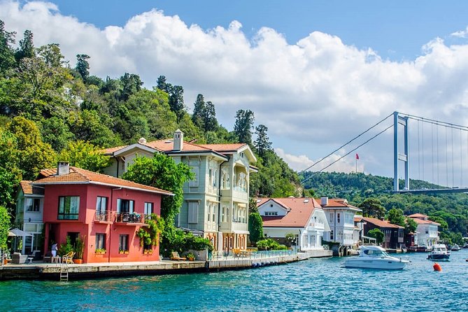 Istanbul Highlights Bosphorus Stops 1 +2 (Europe + Asia) - Mosques on the move: meaningful stops, short visits