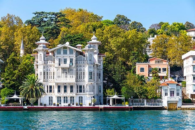 Istanbul Highlights Bosphorus Stops 1 +2 (Europe + Asia) - Misir Çarşısı time: where shopping is part of the show