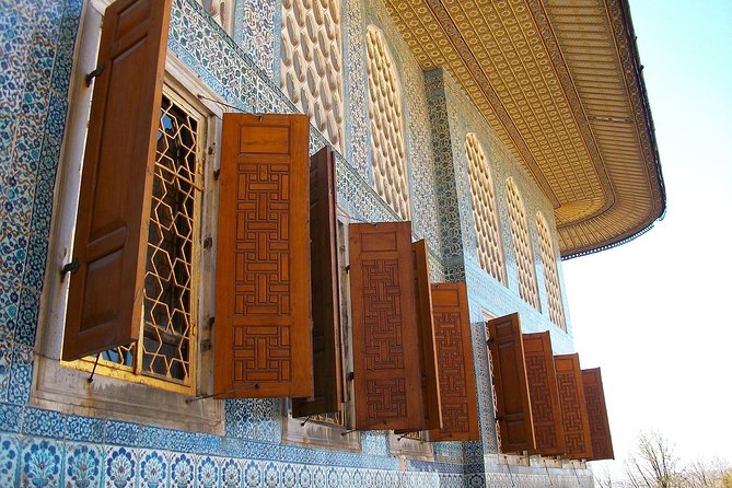 Istanbul Highlights: Guided Tour with Turkish Tea or Coffee - The fast route through Istanbul’s Old City core