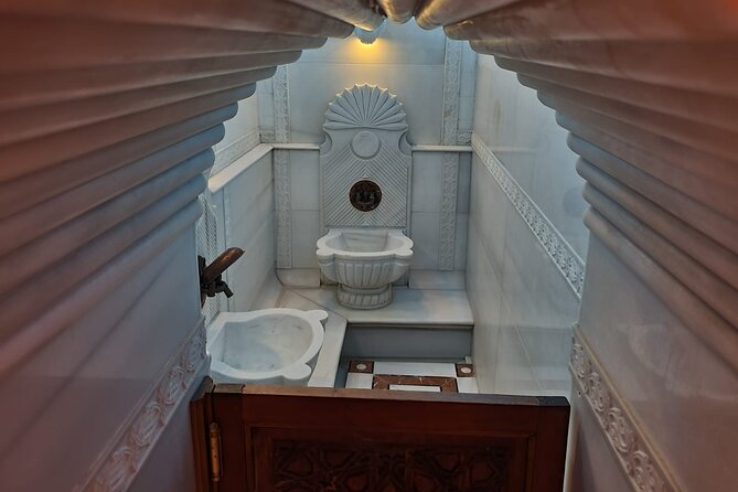 Istanbul : Historical Turkish Bath Experience in Old City - Kese scrub and foam massage, expect warmth and firm pressure