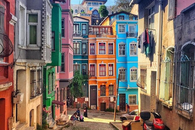 Istanbul in Colors: Balat Tour - Misir Carsisi, then the shift to Fener’s neighborhood pace