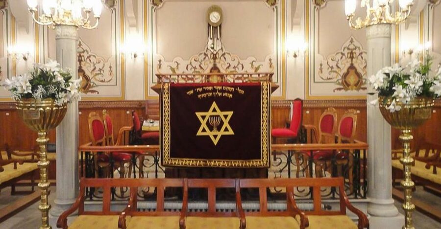 Istanbul: Jewish District 3-Hour Walking Tour - Starting at Galatasaray High School, then straight into Istiklal