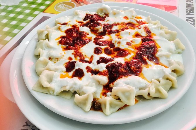 Istanbul Kadikoy Private Food Tour with 12+ Local Tastings - Kadıköy food, fast: why this walk works in Istanbul