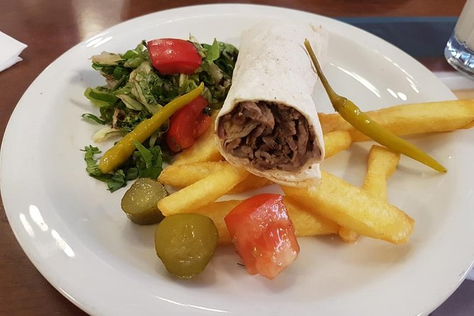 Istanbul Kadikoy Private Food Tour with 12+ Local Tastings - What you eat and drink: 12+ tastings without feeling stuffed