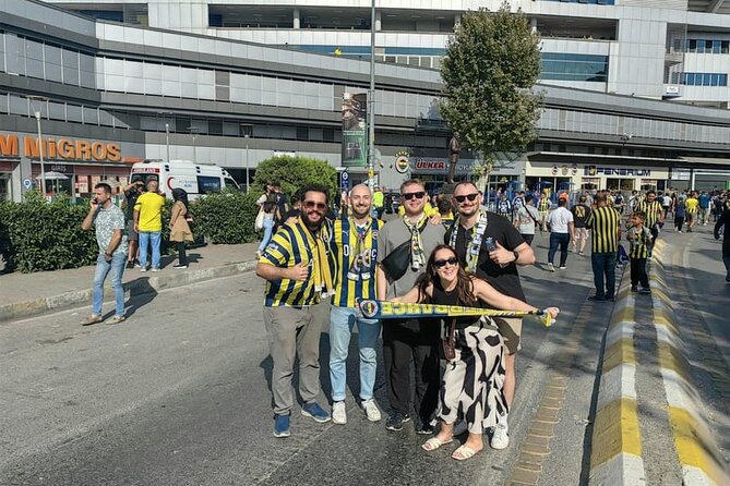 Istanbul: Live a football game and Turkish passion like a Local - Pre-match time: where you see passion before kickoff