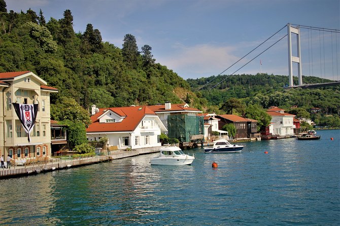 Istanbul Lunch Cruise on Bosphorus and Black Sea - Rumelihisarı Fortress at the Narrowest Point: Geography in One Glance
