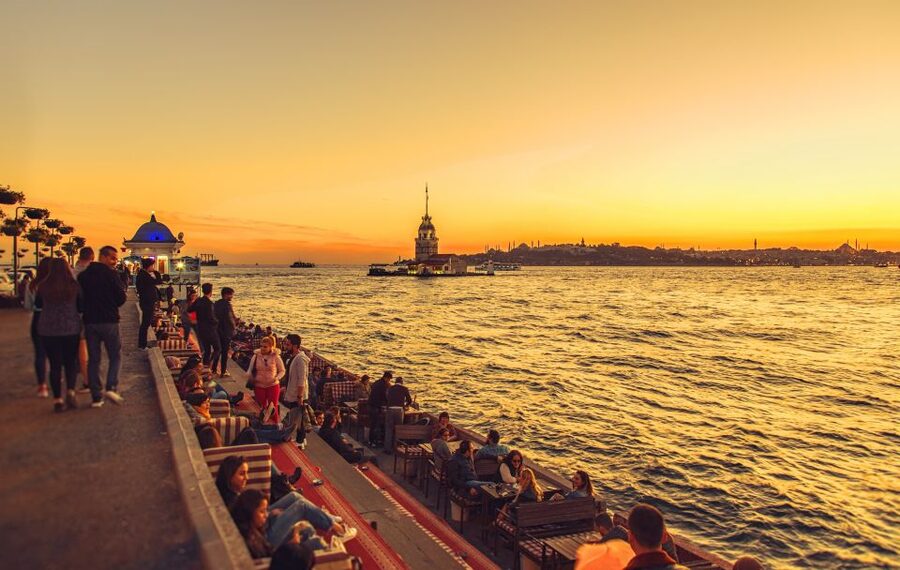 Istanbul: Maiden Tower visit, Istanbul Europe & Asian Tour - Üsküdar seaside promenade: Bosphorus views with real everyday life
