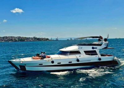 Morning Bosphorus Yacht Cruise w/Turkish Breakfast