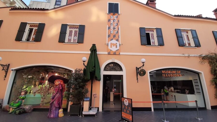Istanbul: Museum of Illusions Ticket - Educational games and puzzles that turn kids into testers