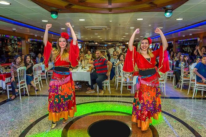 Istanbul New Year Party Cruise trough Bosphorus - What the 7:30 pm to 5 Hours Plan Really Means