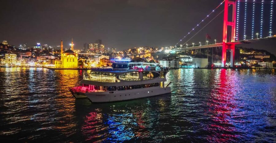 Istanbul: New Year's Eve Bosphorus Cruise Dinner & Party2027 - Fireworks at Midnight: How to Maximize Your View