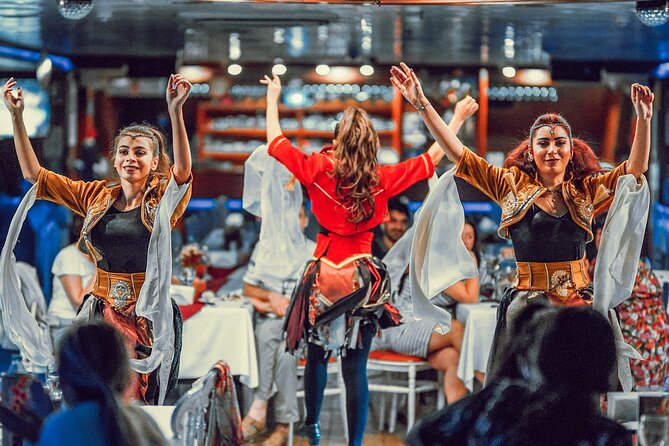 Istanbul New Year's Eve Dinner Cruise With Fireworks Shows 2026 - The fireworks moment, and where your attention should go