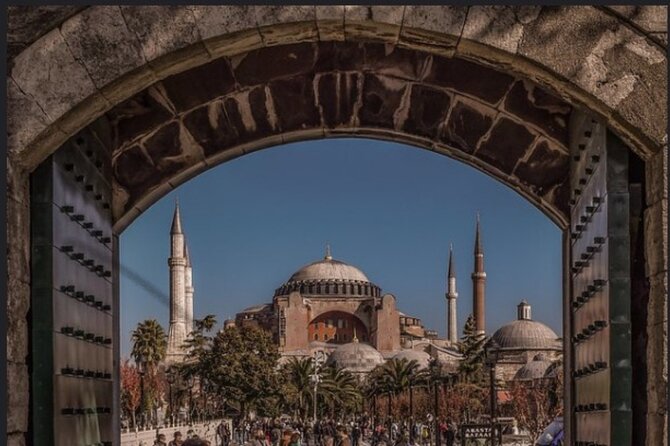 Istanbul Old City Guided Walking Tour - Stop 1: Hagia Sophia Grand Mosque, where two eras speak at once