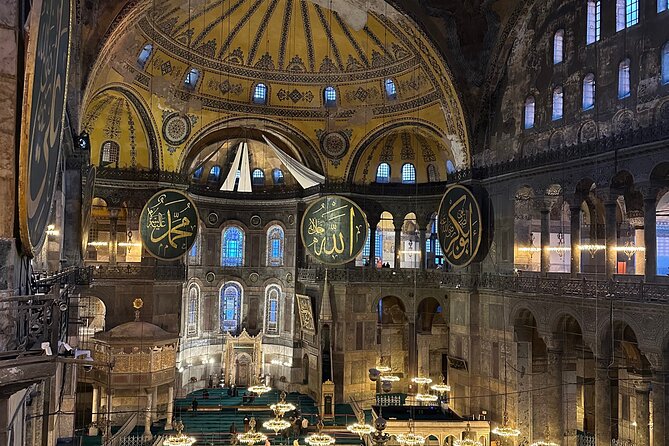 Istanbul Old City Highlights and Hidden Gems Tour - Sultanahmet Square breaks, and how to eat without wasting your day