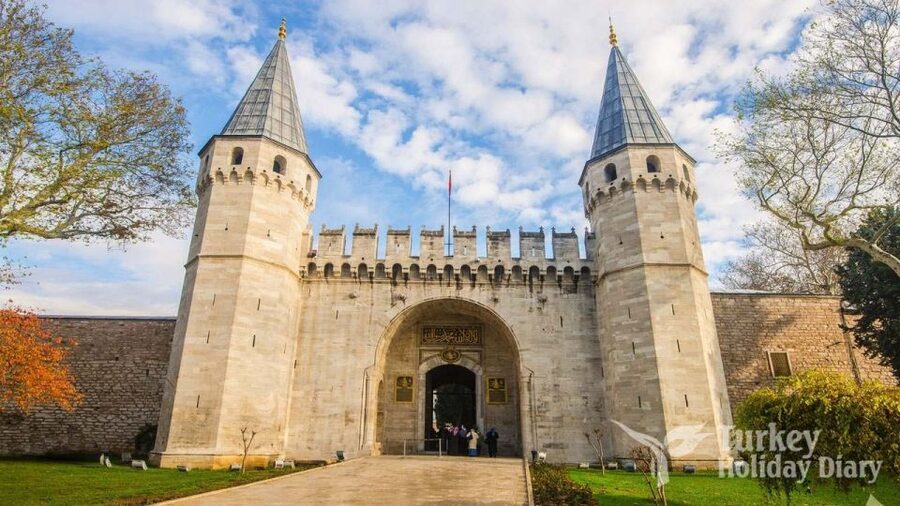 Istanbul: Old City Tour and Luxury Sunset Bosphorus Cruise - Price and value of a small-group tour with transfers and a 25-meter yacht