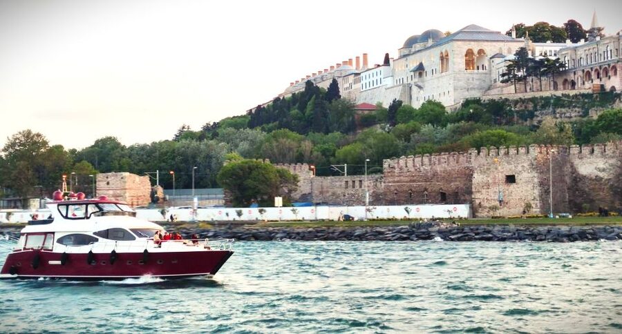 Istanbul: Old City Tour and Luxury Sunset Bosphorus Cruise - Practical prep: what to wear, bring, and plan for day-of changes