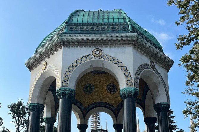 Istanbul Old City Walking Tour with Professional Guide - Blue Mosque: six minarets, Iznik tiles, and prayer-time awareness