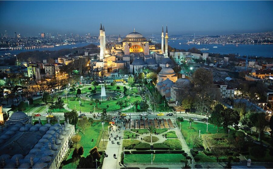 Istanbul: Old Town Highlights Tour & Bosphorus Cruise - Four-course lunch: the included reset that keeps the day sane