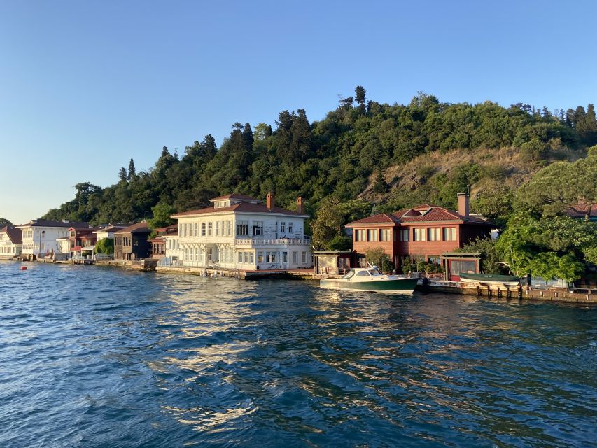 Istanbul: Old Town Highlights Tour & Bosphorus Cruise - Spice Bazaar and the Golden Horn: Aromas with a Time Limit