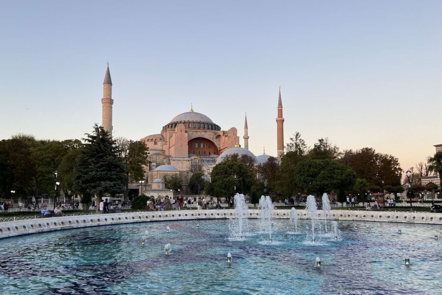 Istanbul: Old Town Highlights Tour & Bosphorus Cruise - The shoreline story: Dolmabahce, Ciragan, Ortaköy, and Beylerbeyi