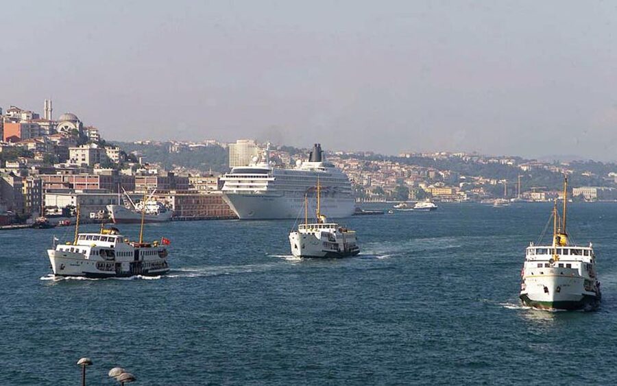 Istanbul: Old Town Highlights Tour & Bosphorus Cruise - The Hippodrome and German Fountain: Ancient Anchors in Modern Squares