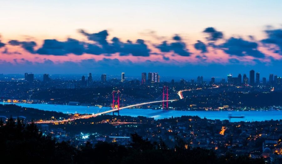 Istanbul: Old Town Tour and Bosphorus Lunch Cruise - Views and Landmarks You’ll Want to Photograph (and How to Enjoy Them)