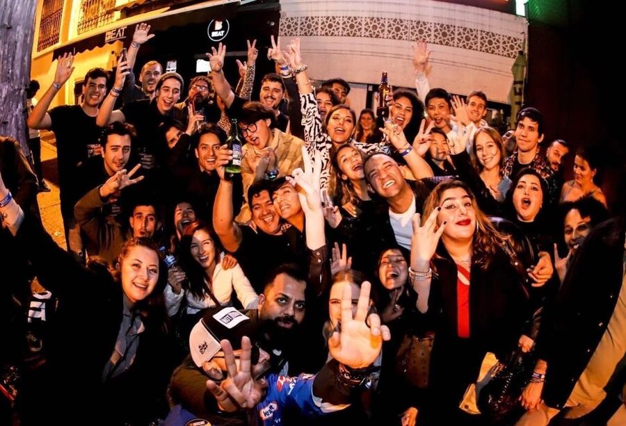 Istanbul: Party Pub Crawl with Party Bus - Why This Istanbul Party Pub Crawl Works for Solo Travelers