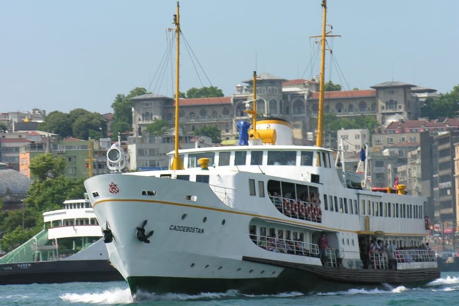 Istanbul: Princes Islands Walking Full-Day Tour - Hilltop sights and the religious mix on the island