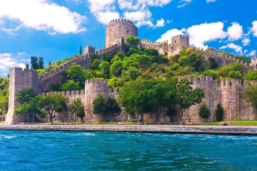 Istanbul: Private Bosphorus Strait Sightseeing Yacht Cruise - Beylerbeyi and Anadolu Fortress on the Asian Side