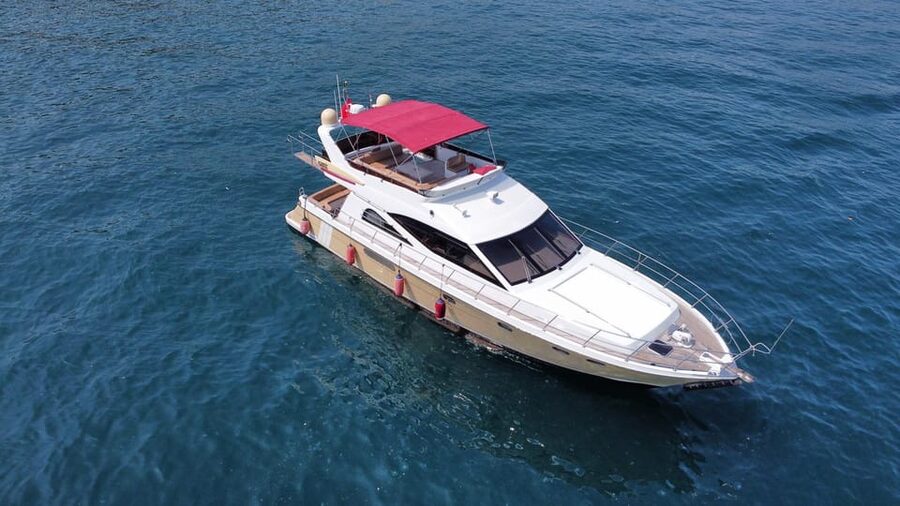 Istanbul: Private Bosphorus Strait Sightseeing Yacht Cruise - Your 2-Hour Route: Europe First, Asia Next